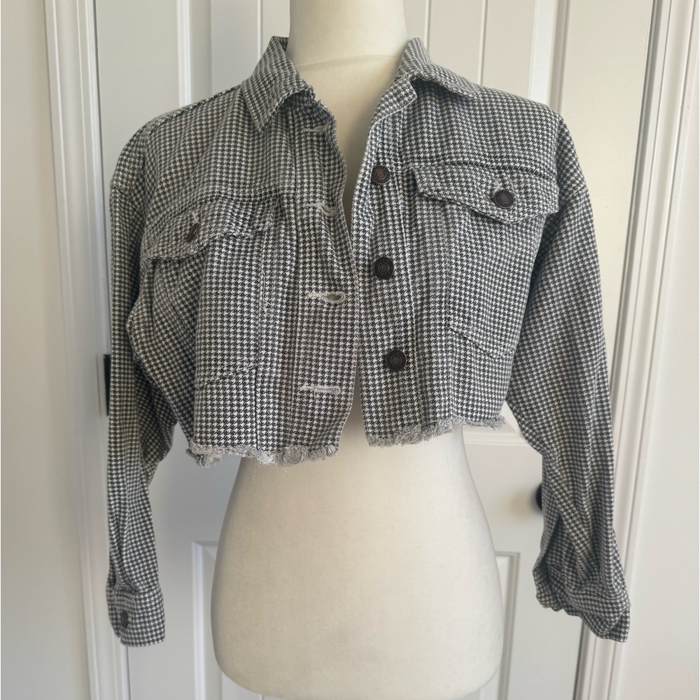 Princess Polly XX Size 0 Black & White small check pattern cropped denim jacket